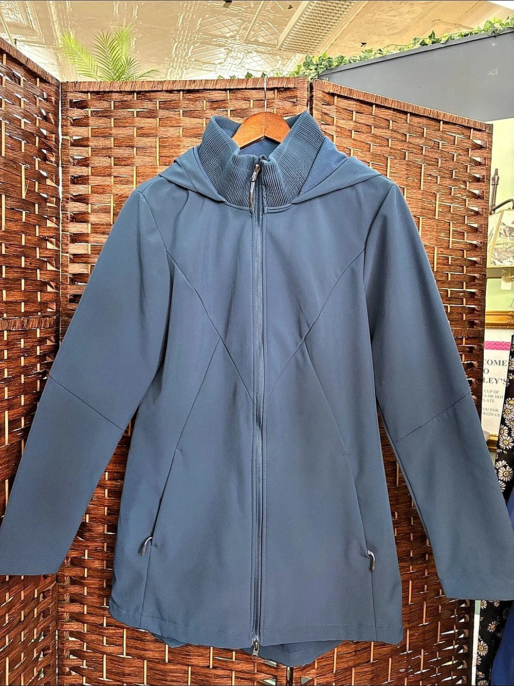 Champion Women's Hooded Jacket in Blue Size large
